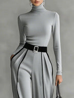 Vera™ | Elegant set with contrast detail