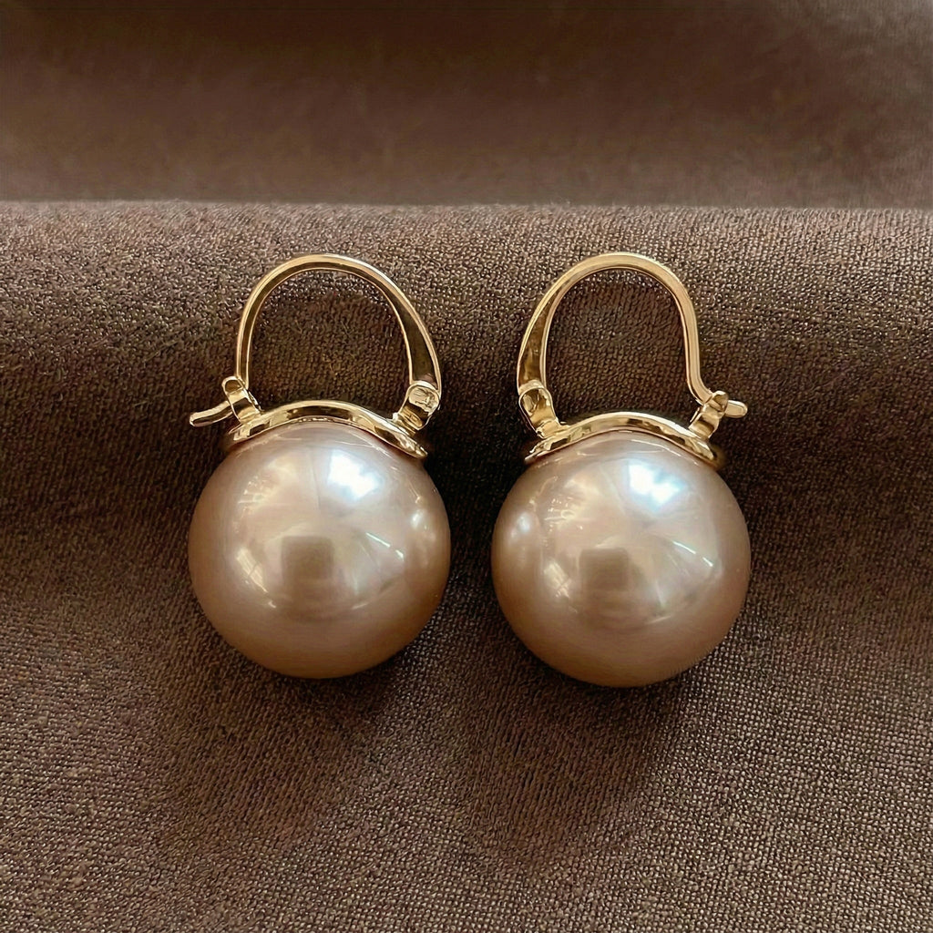 Touch of Pearls Earrings