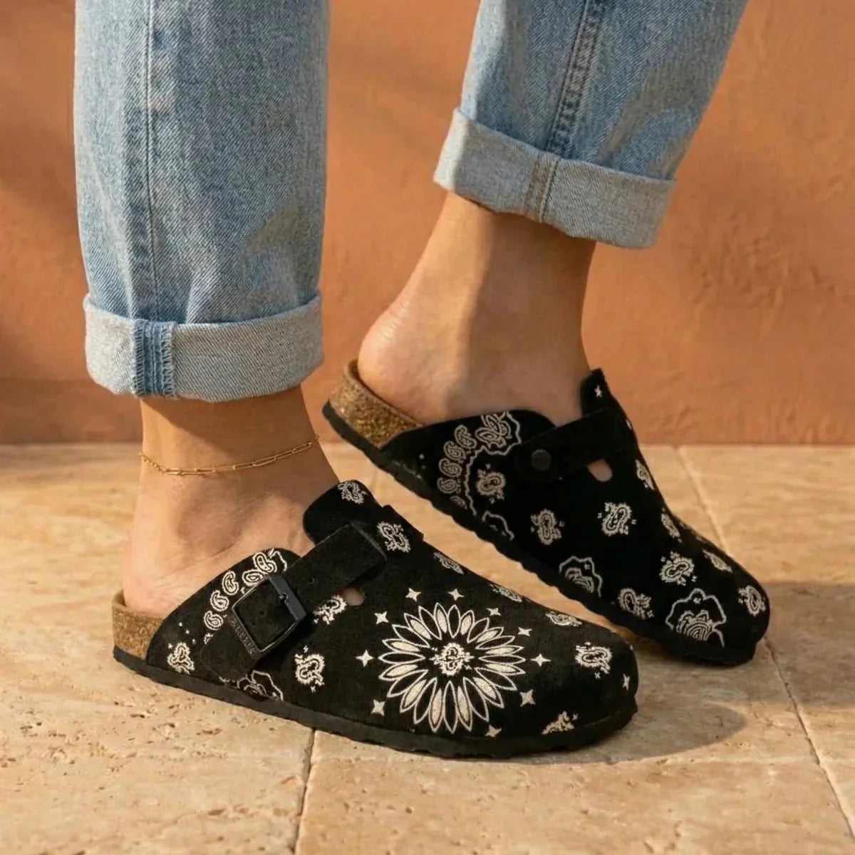 Solal - Classic Suede Clogs